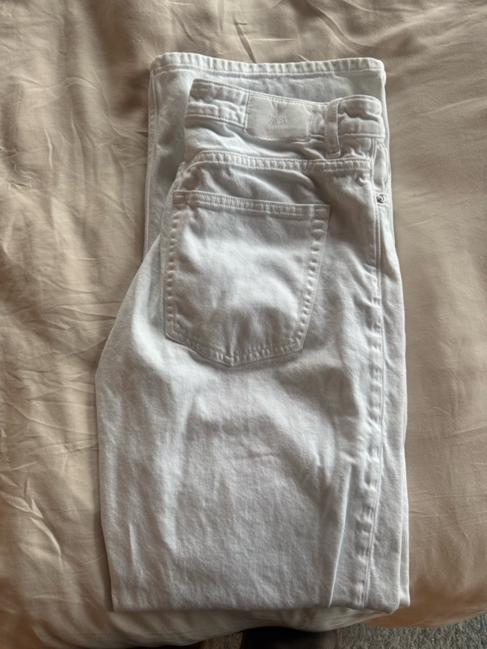 ZARA Wide Leg White High-Rise Jeans